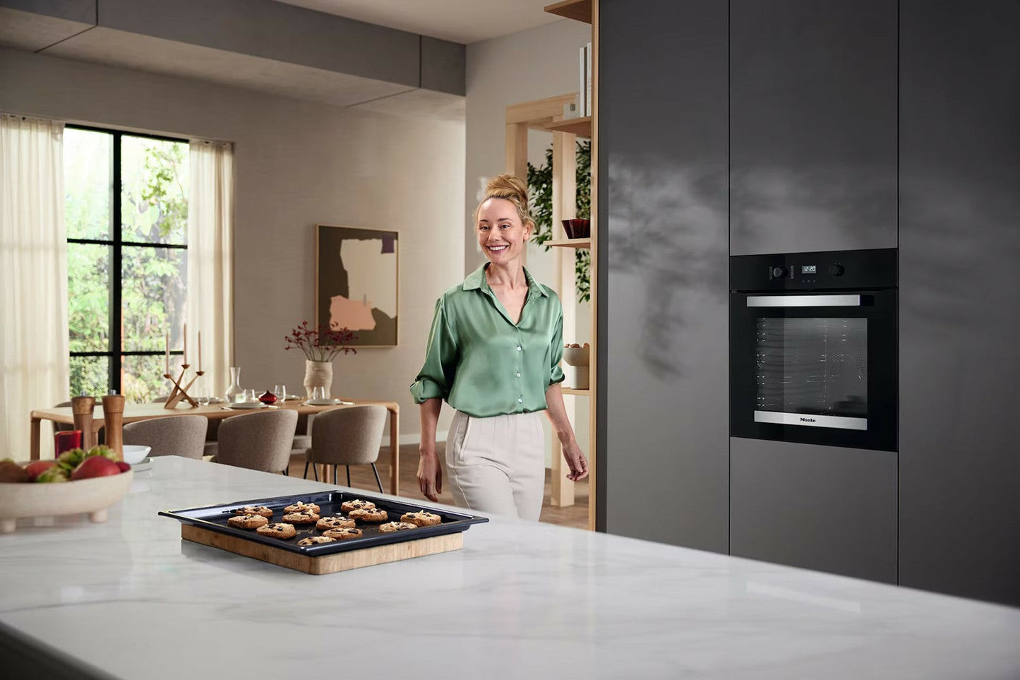 Miele H 2455 BP Active Built-in Electric Oven | 12408780 | Obsidian Black
