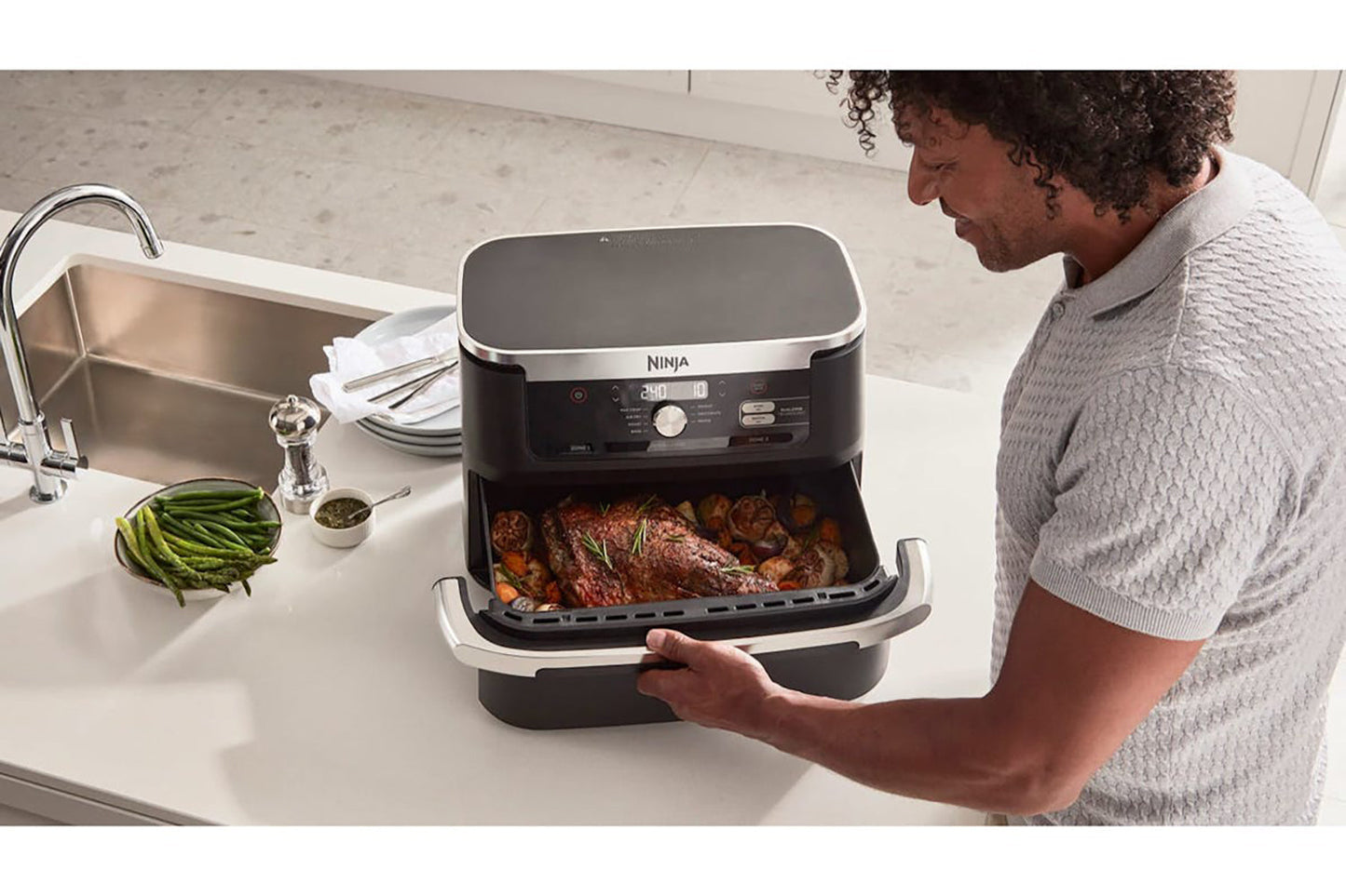 Ninja 10.4L Foodi Dual Zone Air Fryer | AF500UK | Black