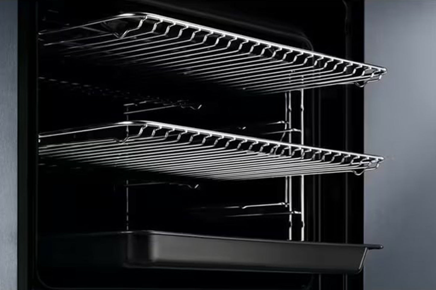 AEG 3000 Series Built-in Aqua Clean Oven | BEX335011B