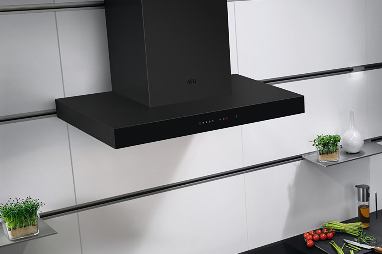 AEG 8000 60cm Breeze Chimney Hood | DBE5681HR