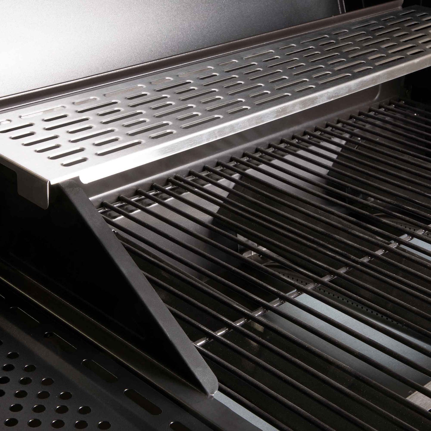 3 Burner Gas BBQ Grill with Piezo Ignition, Built-In Thermometer, Black/Stainless Steel - DG14