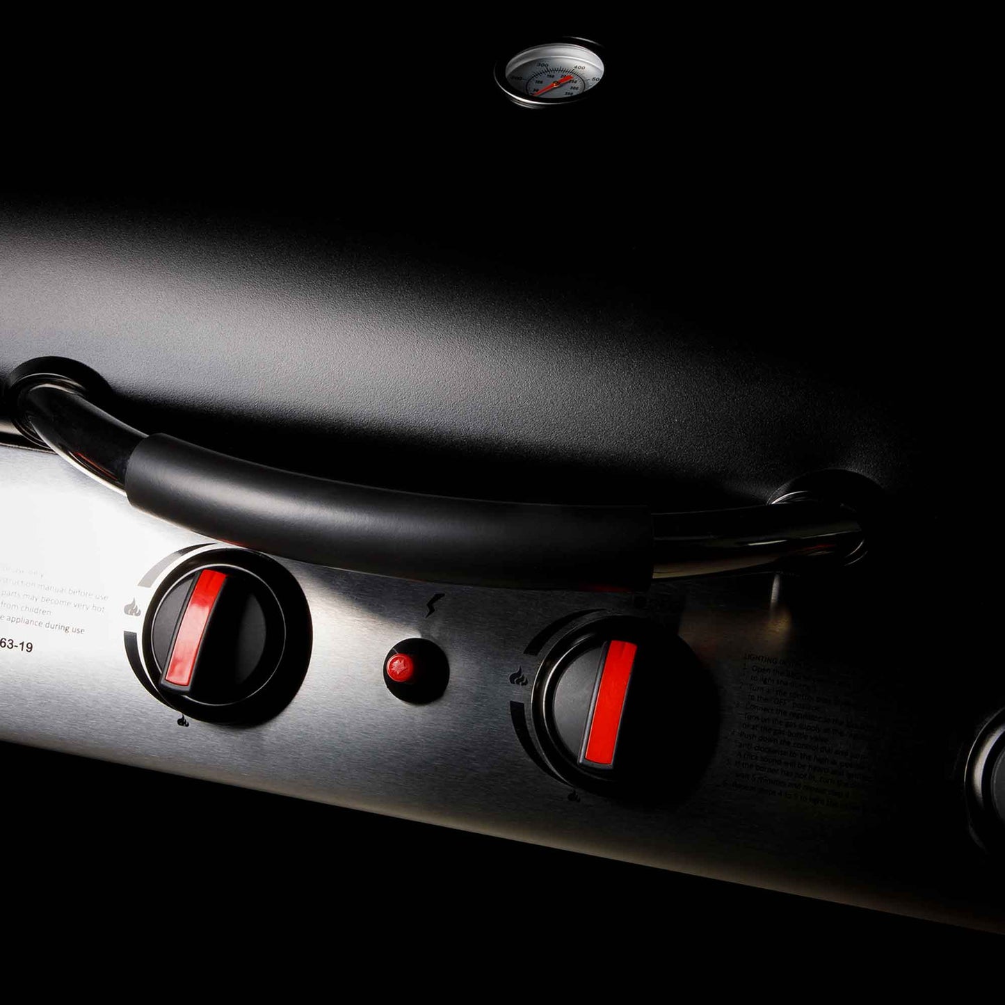 4 Burner Gas BBQ Grill Piezo Ignition, Built-In Thermometer and Cover, Black/Stainless Steel - DG229