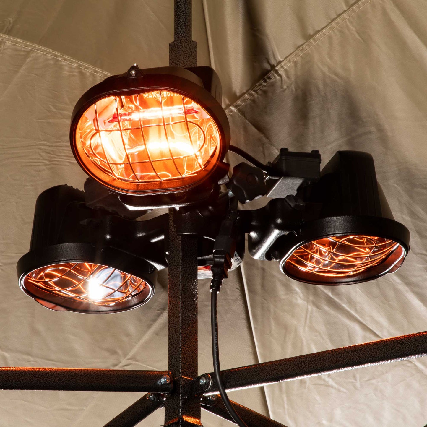 Folding Parasol/Gazebo/Patio Outdoor Infrared Heater, Three Panels - 1350W - DG177