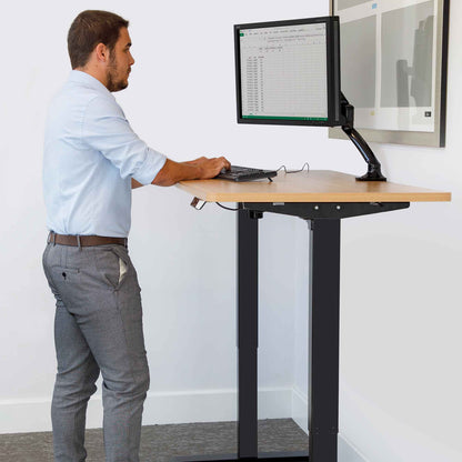 Oak Electric Adjustable-Height Standing Desk with Memory, 1400 x 700mm - DH41