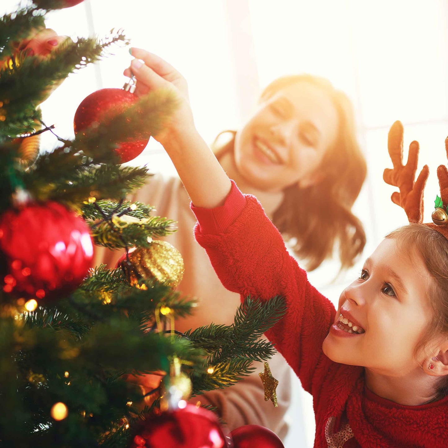 Artificial Hinged Christmas Tree, 7ft/210cm with 1400+ PE Tips & PVC Interior - DH46