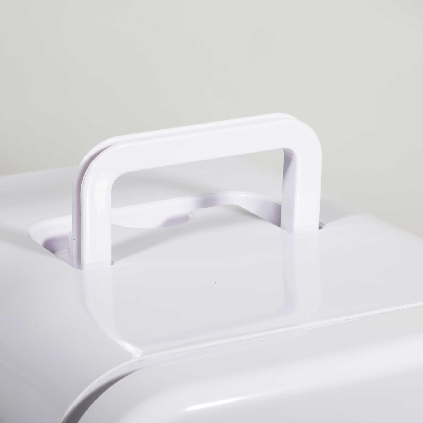 Baridi 15L Mini Fridge Cooler, 12V/230V, For Makeup, Cars, Bedrooms, Camping, White - DH94