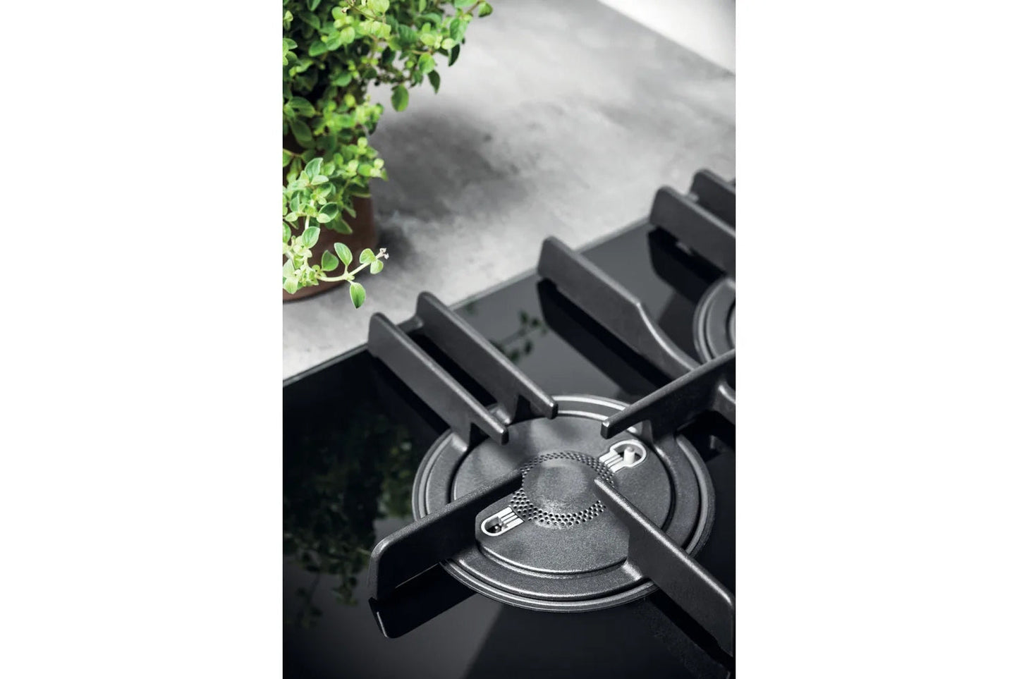 Hotpoint 75cm Built-in Gas Hob | FTGHG751D/H(BK) | Black