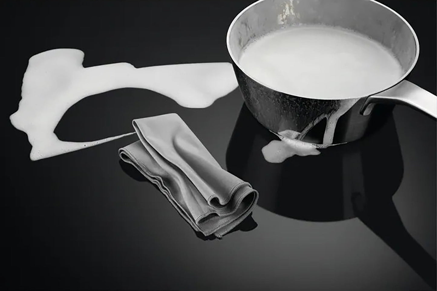 AEG 7000 SenseBoil 80cm 4 Zone Induction Hob | IAE84421FB | Black