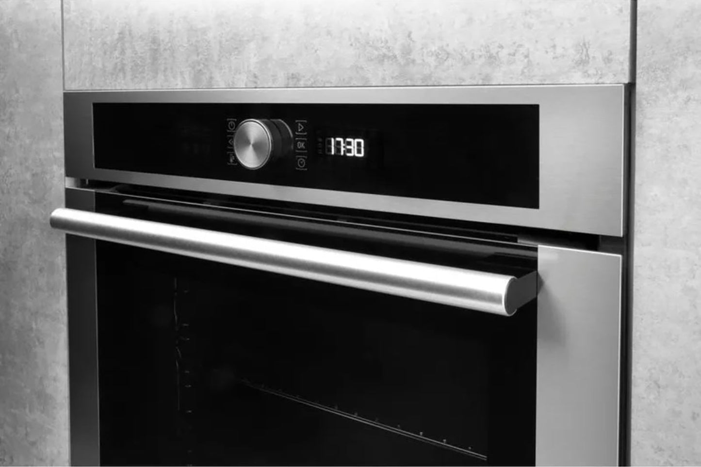 Hotpoint Class 4 Built-in Electric Single Oven | SI4854HIX