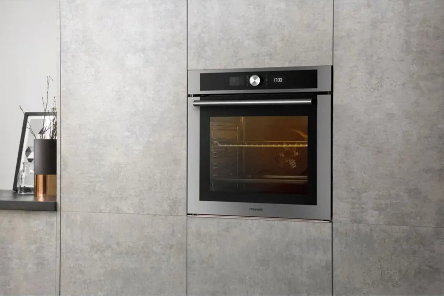 Hotpoint Class 4 Built-in Electric Single Oven | SI4854HIX