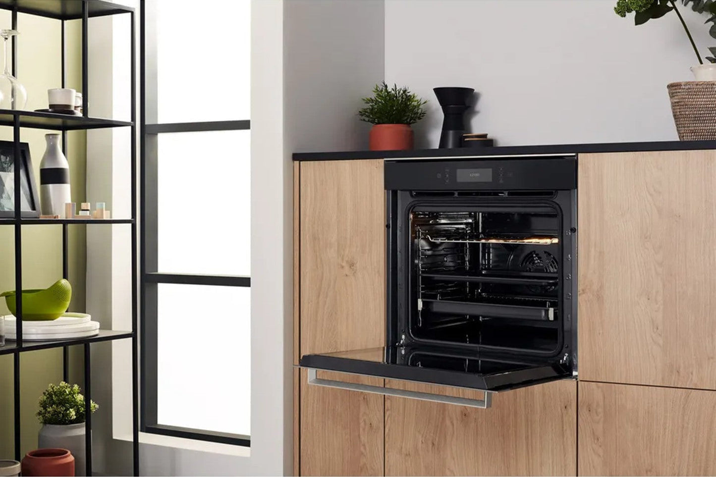 Hotpoint Class 7 Built-in Electric Single Oven | SI7891SPIX